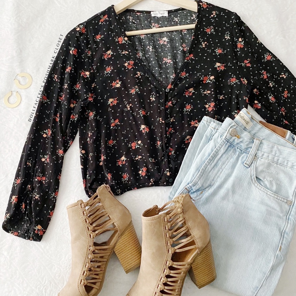Floral Button Down Cropped Top - Picture 2 of 10